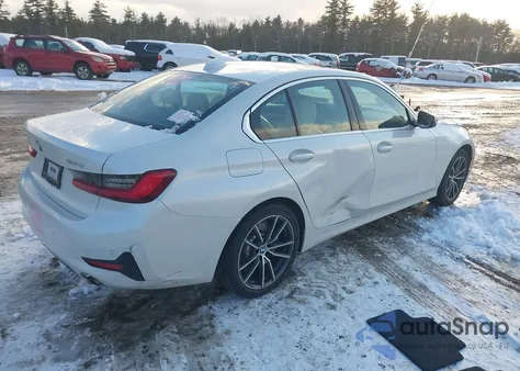 2021 BMW 330I xDrive z USA, uszkodzony, nr VIN 3MW5R7J02M8C01491